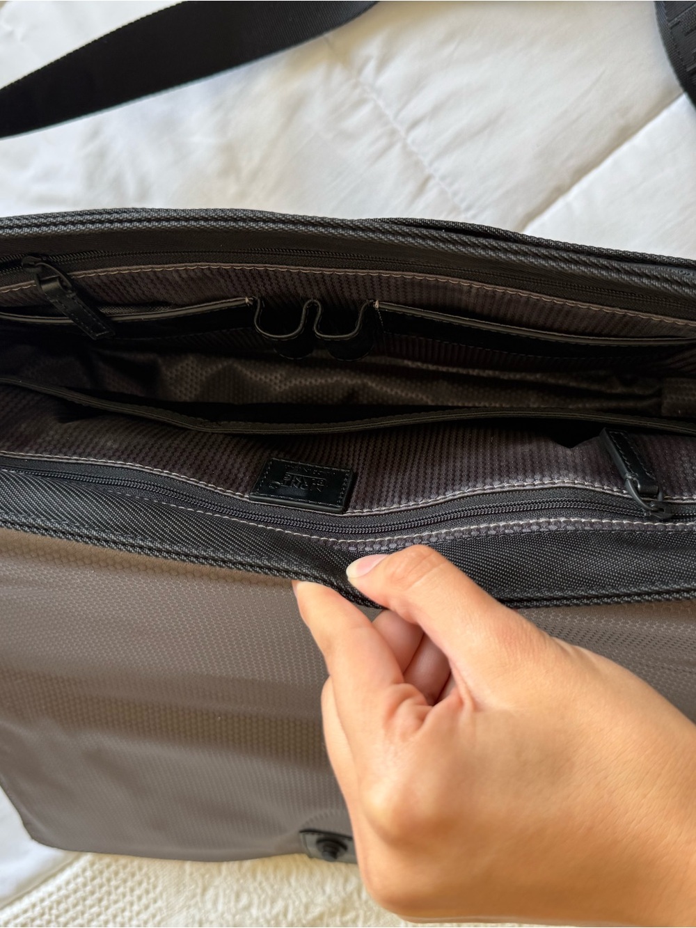 Montblanc Nightflight Messenger Bag - Picture 5 of 13